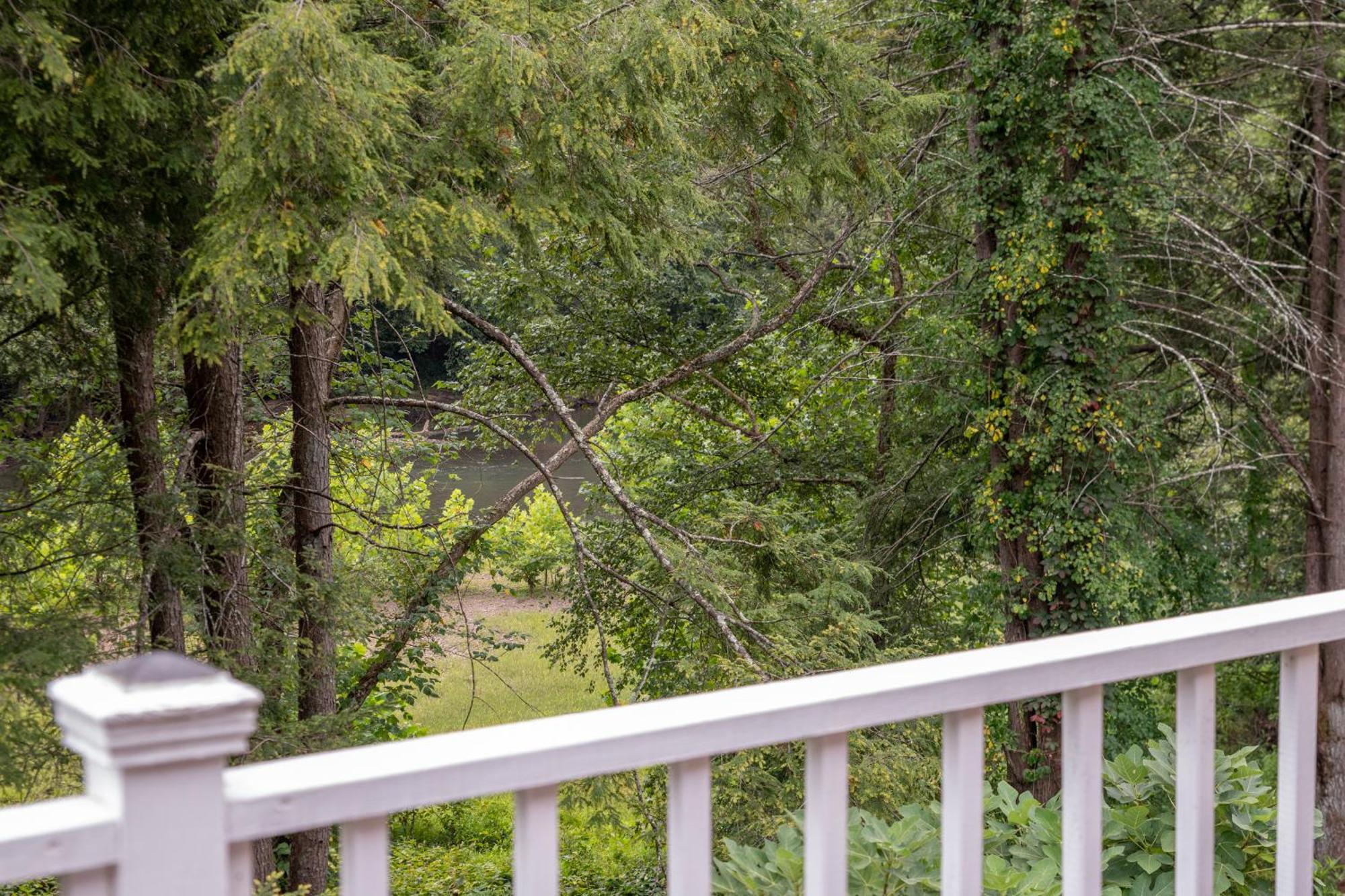 Elk River Hotel & Cafe Sutton Bagian luar foto