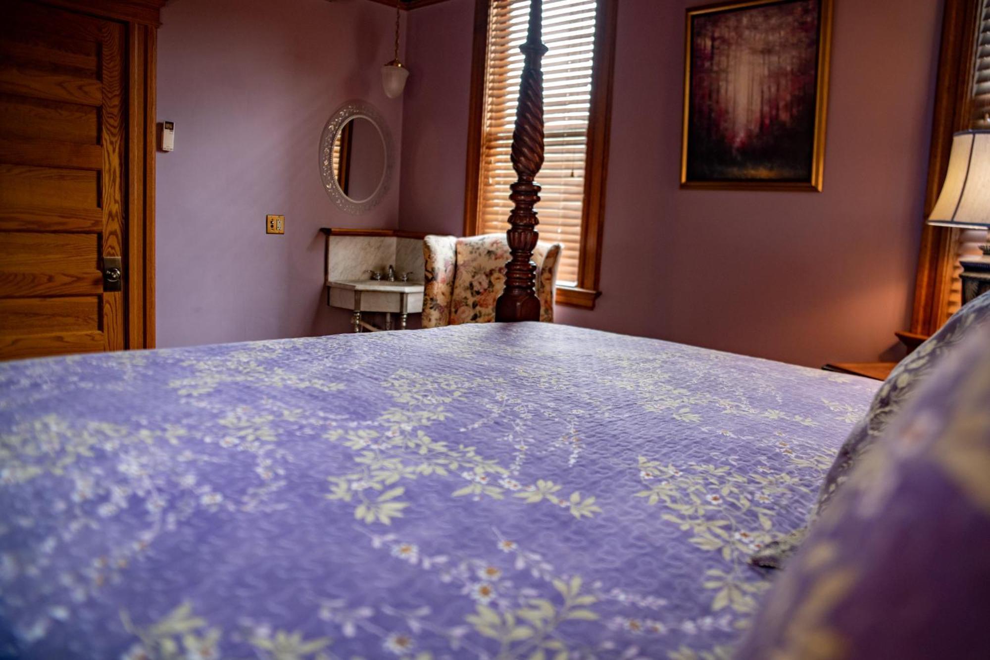 Elk River Hotel & Cafe Sutton Bagian luar foto