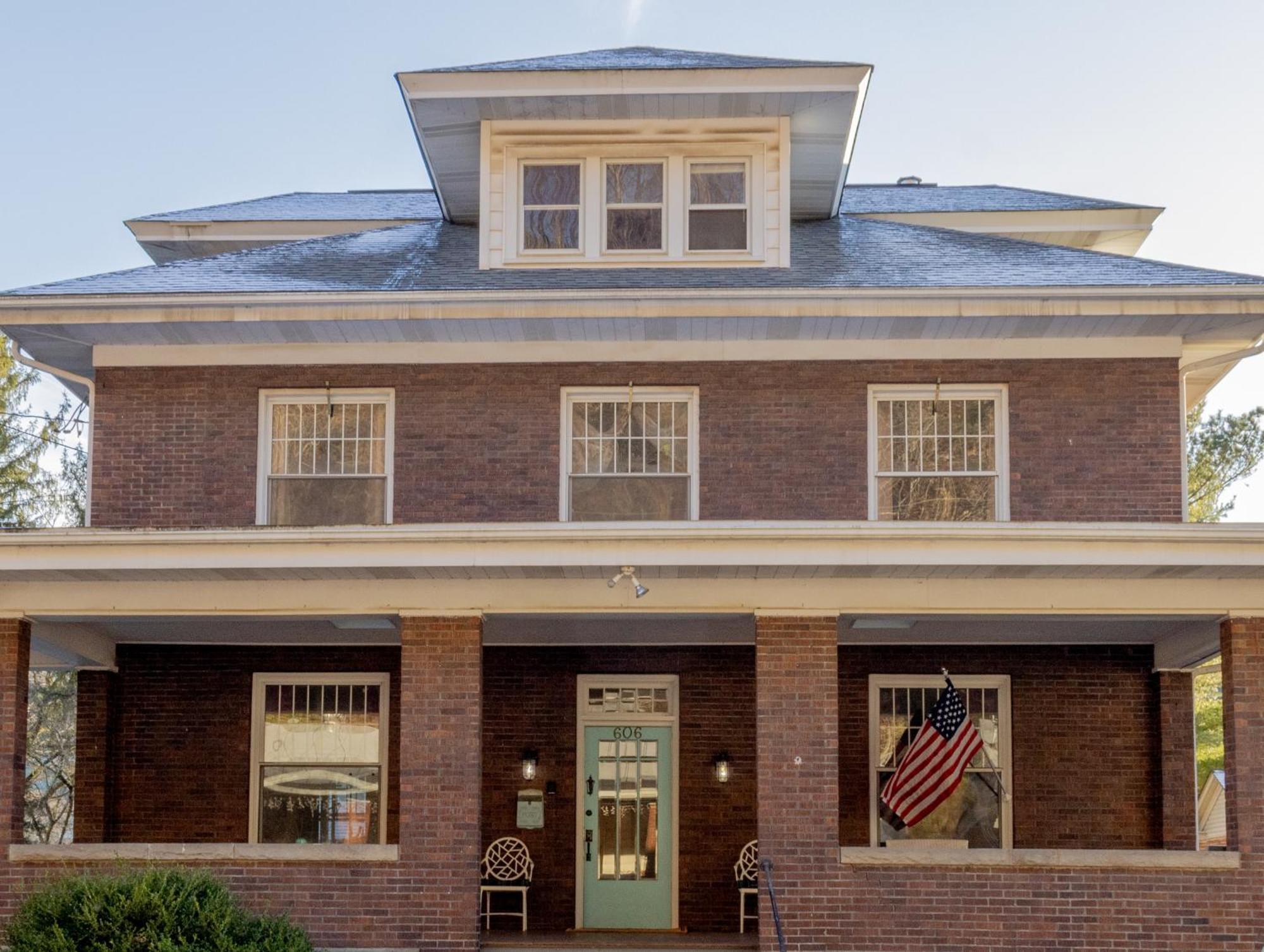Elk River Hotel & Cafe Sutton Bagian luar foto