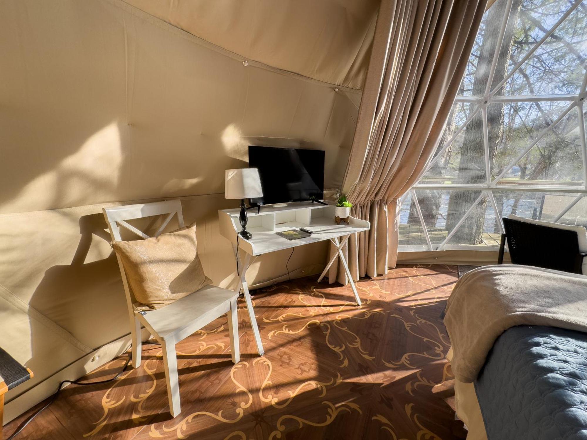 Elk River Hotel & Cafe Sutton Bagian luar foto
